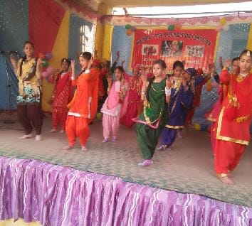पुखरी में गिद्दे से लूटी वाहवाही
