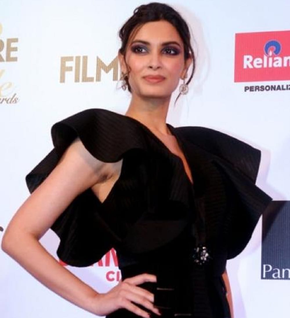 Alia bhatt with katrina and sonam kapoor looks stunning in filmfare glamour and style award