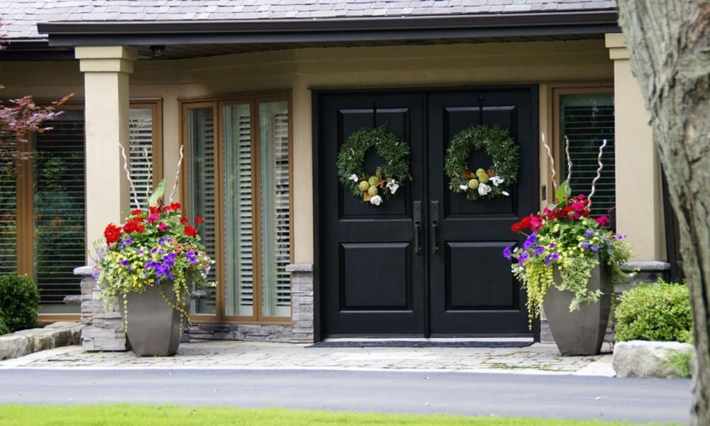 according to vastu avoid these five drawbacks in the door 