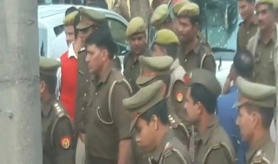 encounter with suspected terrorist and police in ghaziabad