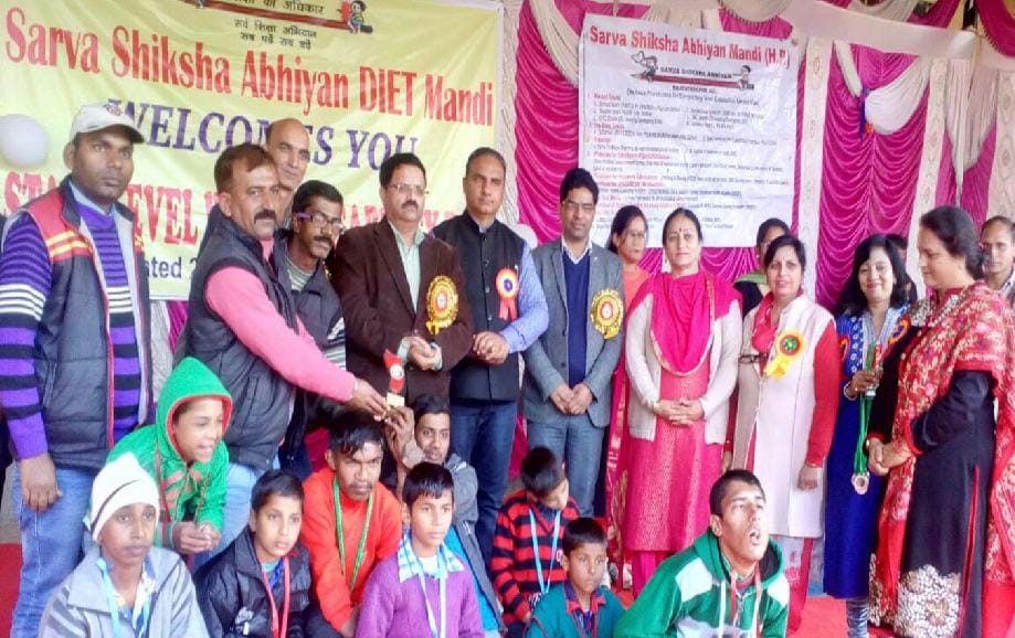 50 मीटर दौड़ में दिव्यांशी, रेखा बनी चैंपियन