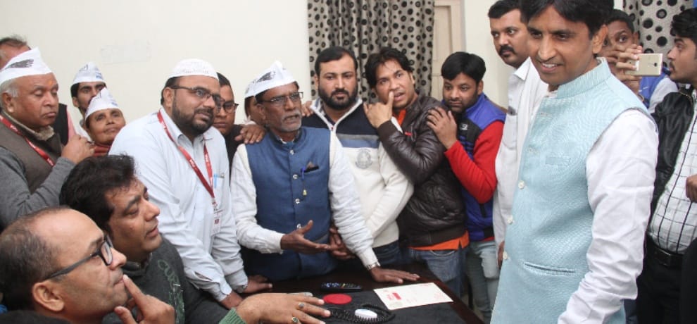 kumar vishwas to launch aap version two anti virus