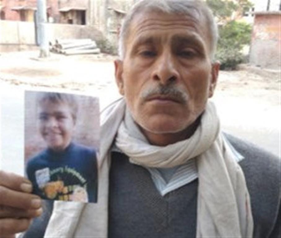 A man drive Cycle upto fifteen hundred Kilometers to Search his son
