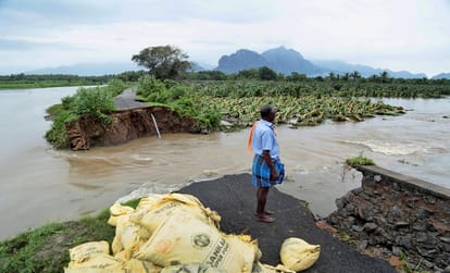 cyclone Ockhi, in  Kerala, Tamilnadu and Lakshadweep