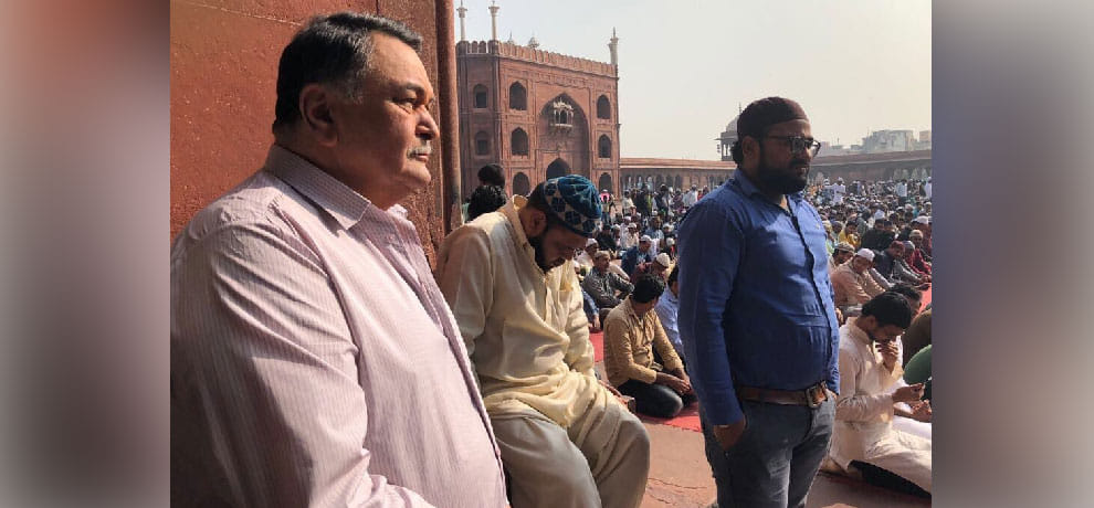 Bollywood actor rishi kapoor reached delhi jama masjid very secretly  