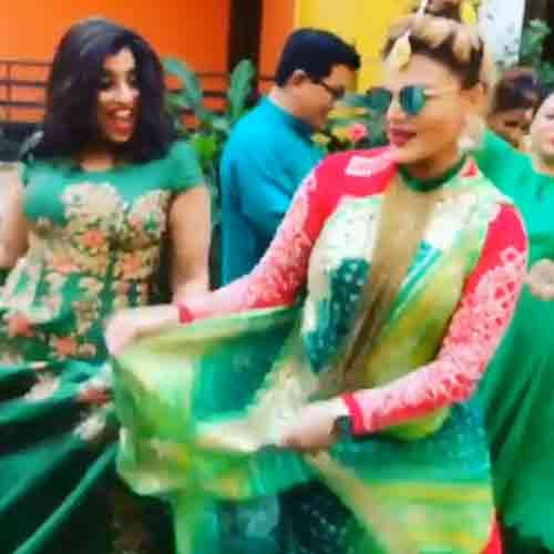 RAKHI SAWANT NAAGIN DANCE IN MEHANDI CEREMONY OF BHARTI