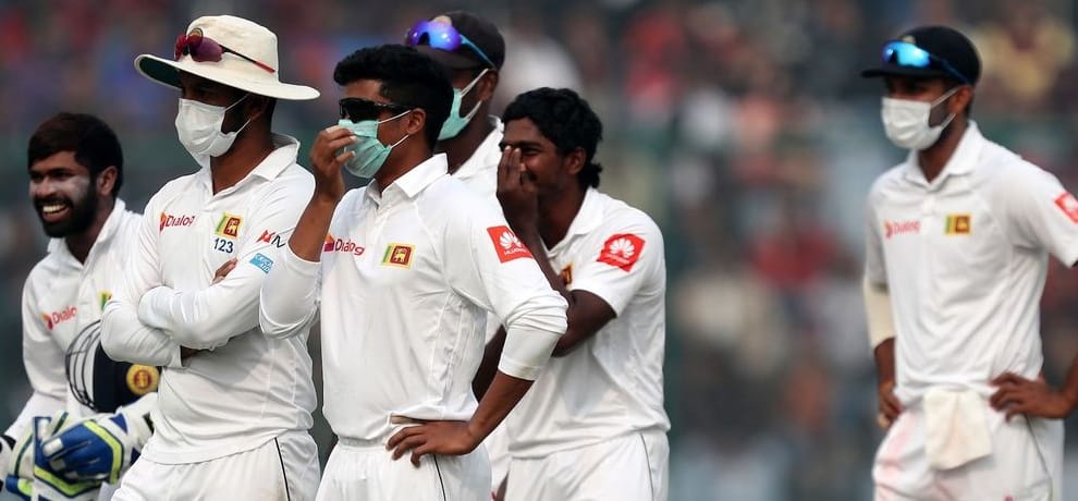 sri lankan players wore mask due to pollution in between the match in firozshah kotla