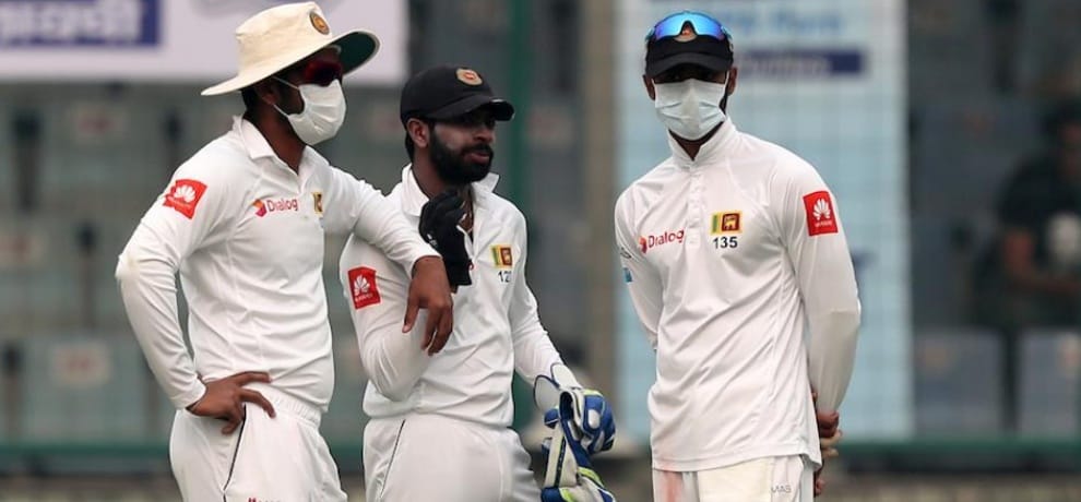 sri lankan players wore mask due to pollution in between the match in firozshah kotla