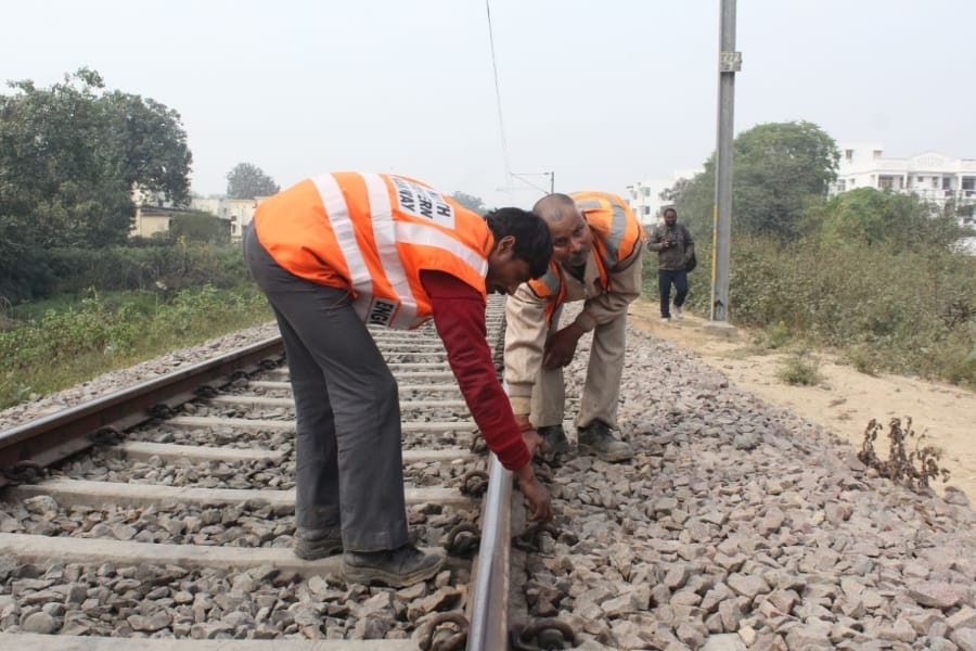 Conspiracy of the big rail accident failed in lucknow