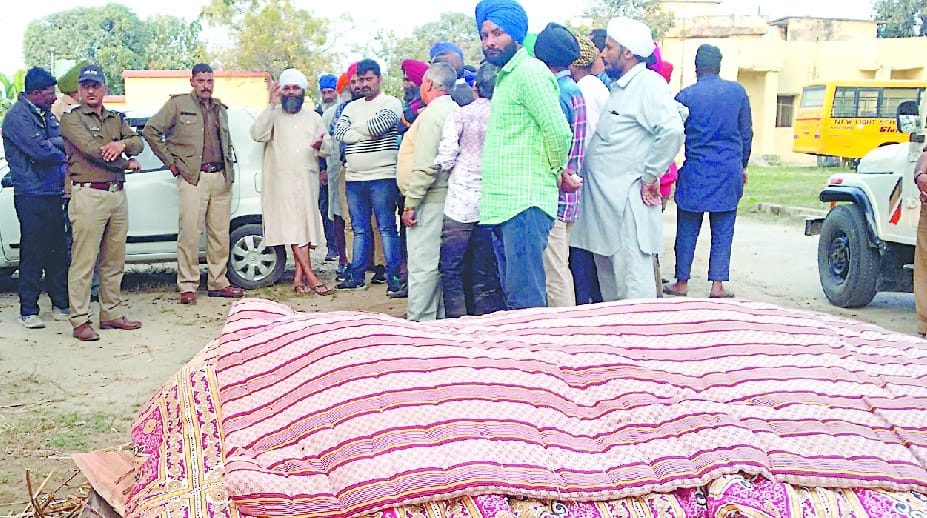 Dera chief stays in police station for suicide