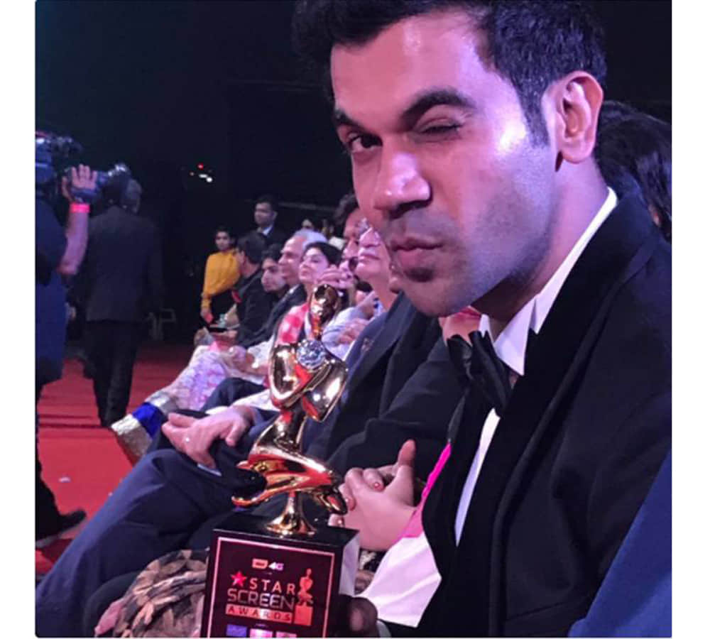 vidya balan and rajkumar rao won best actors trophy in star screen awards