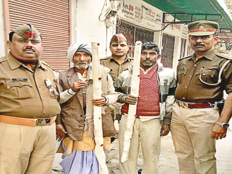 Two arrested for buying arms on fake license