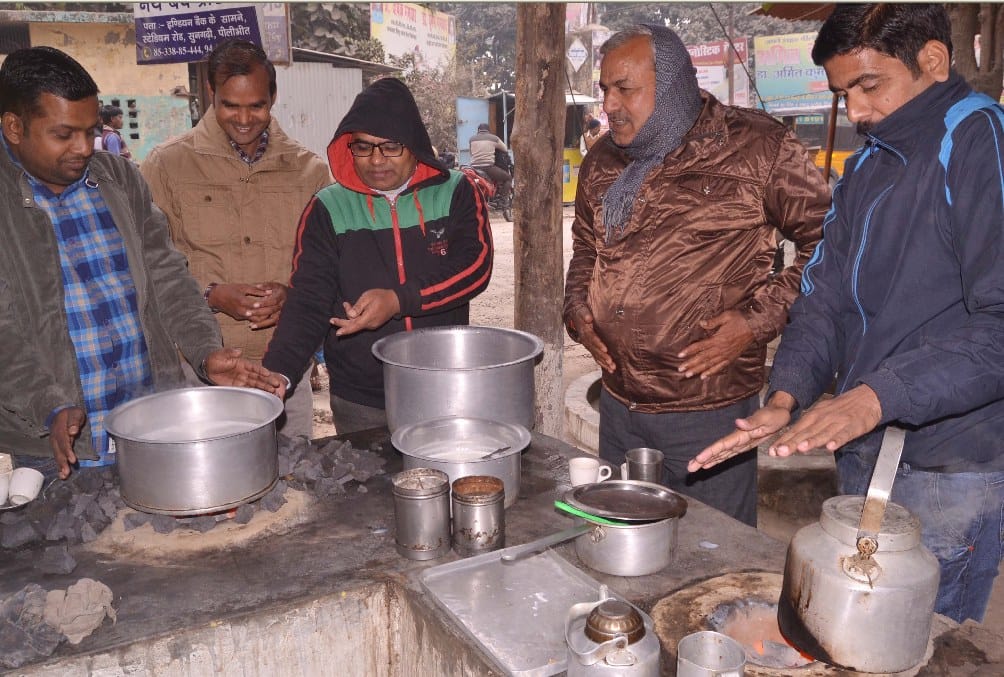 ठंड ने दी दस्तक, पूरे दिन छाई रही धुंध