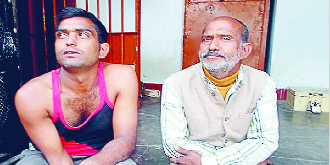 whole family beat SI in jalaun district