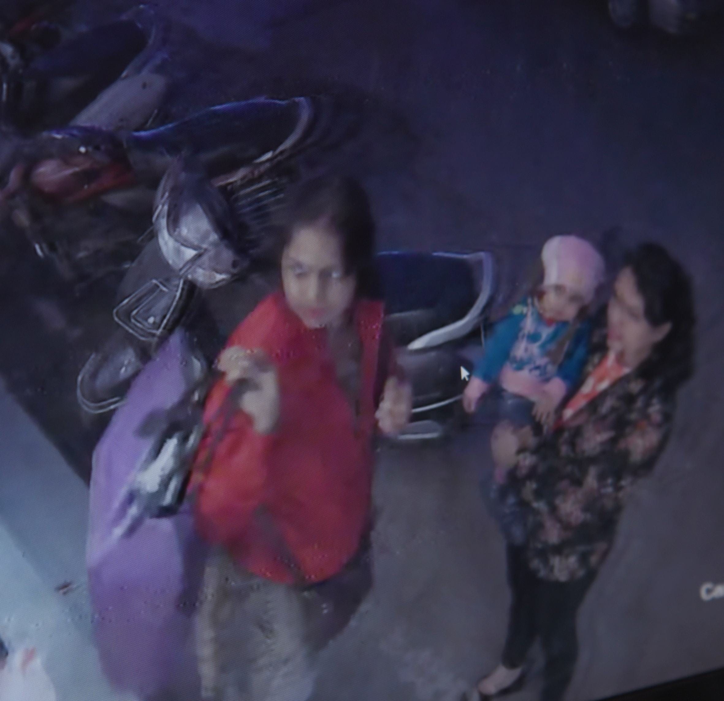 girl thieves stolen scooty in Lucknow.