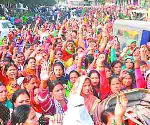 Anganwadi workers stage dharna