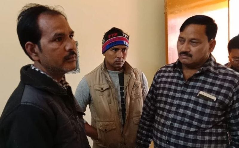 स्वास्थ्य केंद्र प्रभारी को स्वीपर ने जड़ा तमाचा
