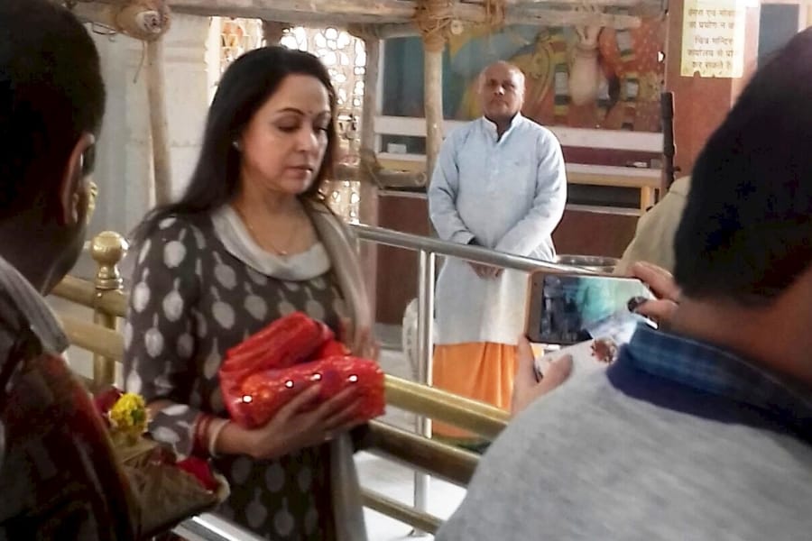 actress hema malini played controversial padmavati role