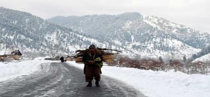 Increased cold in north India, Temperature in Kashmir below zero
