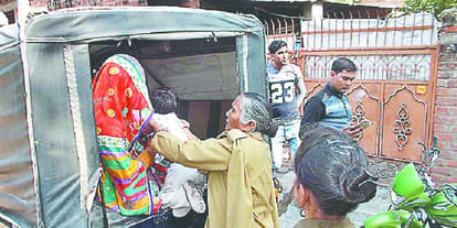 a wife tried to murder her husband In Hathras of Uttar Pradesh