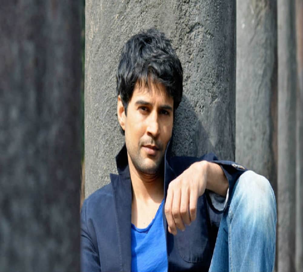 rajeev khandelwal turns policeman new web series naxal