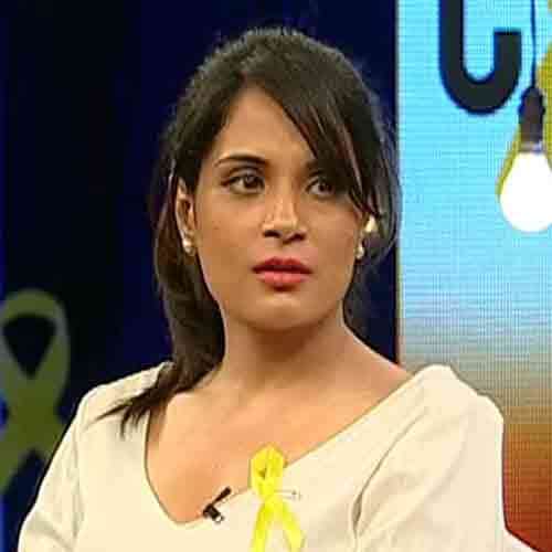 richa chadda fans follwed her in bikes actress got angry