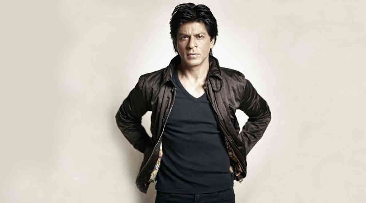 SHAHRUKH KHAN PLAYS LUDO WITH DIRECTOR ANAND L RAI