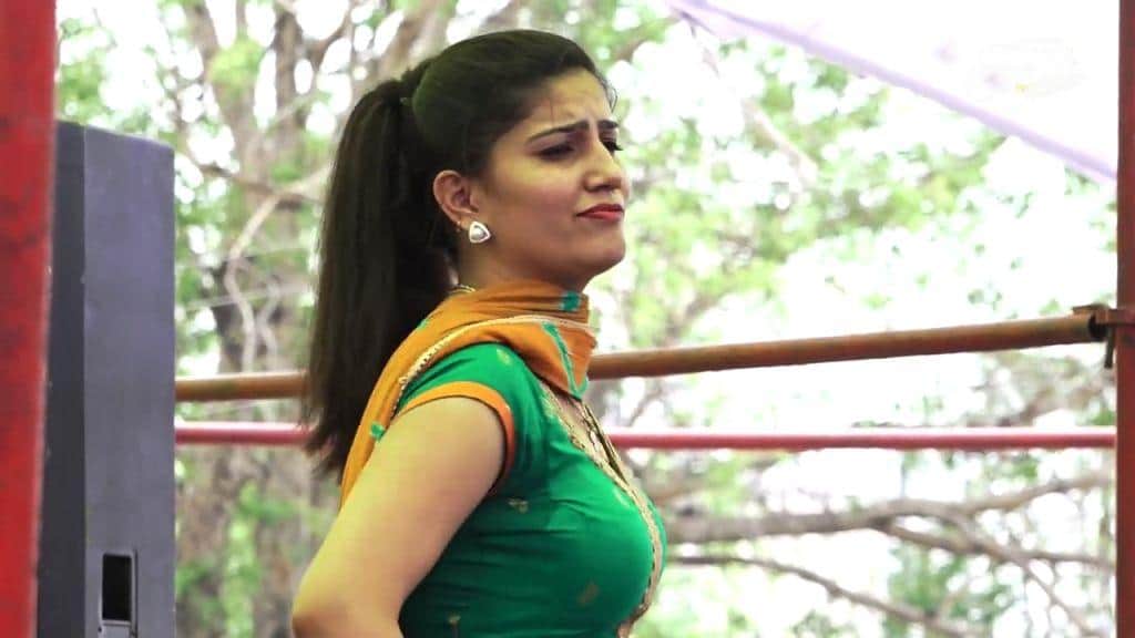 Sapna Choudhary turns dance teacher video viral 