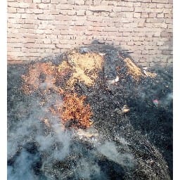 अलग अलग स्थानों पर अगलगी में लाखों का सामान खाक