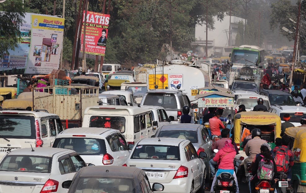 ट्रैफिक डायवर्जन से जबरदस्त जाम