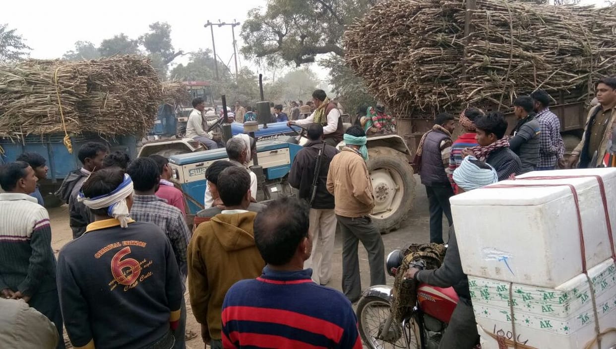 अस्वीकृत गन्ने पर बवाल, जाम लगाया