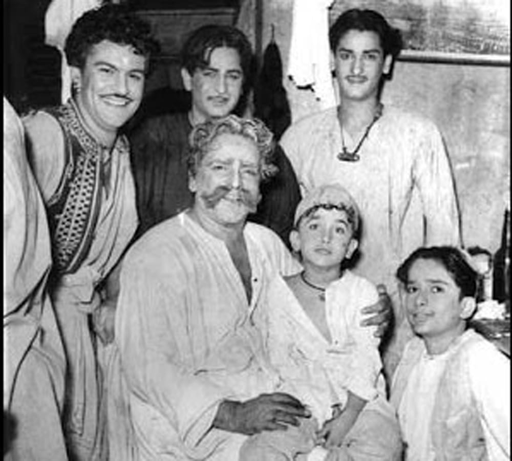 family tree of kapoor family know about prithviraj kapoor to ranbir kapoor