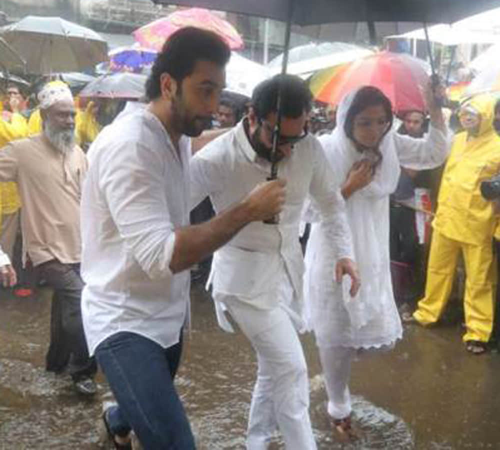 amitabh bachchan and other bollywood stars in shashi kapoor funeral