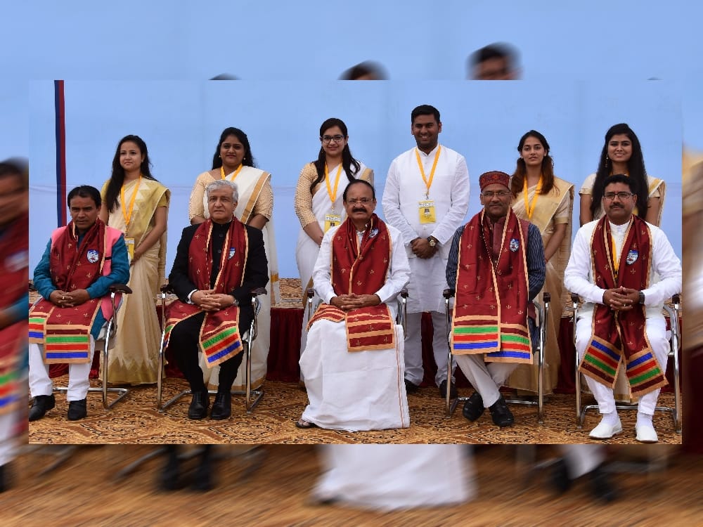 Vice President Venkaiah Naidu honors students in uttarakhand