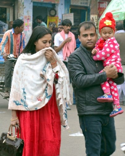 दरदिन भर आसमान में छाए रहे बादल, बूंदाबांदी