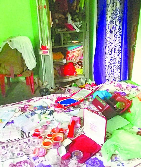 Thieves crossed the million-rupees luggage