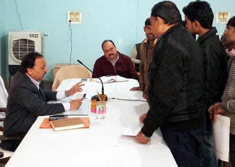  समाधान दिवस में नहीं पहुंचे 10 अफसर, डीएम खफा