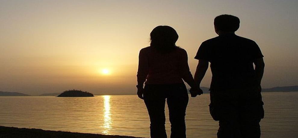 a woman madly in love with his neighbor