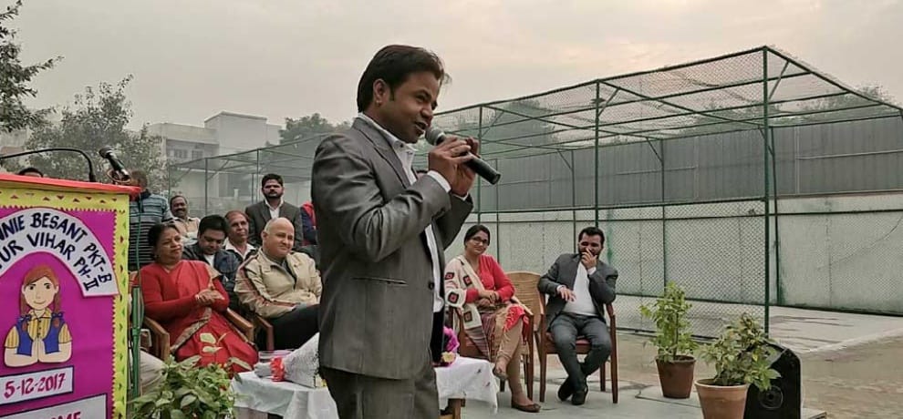 rajpal yadav and manish sisodia visited delhi's government school