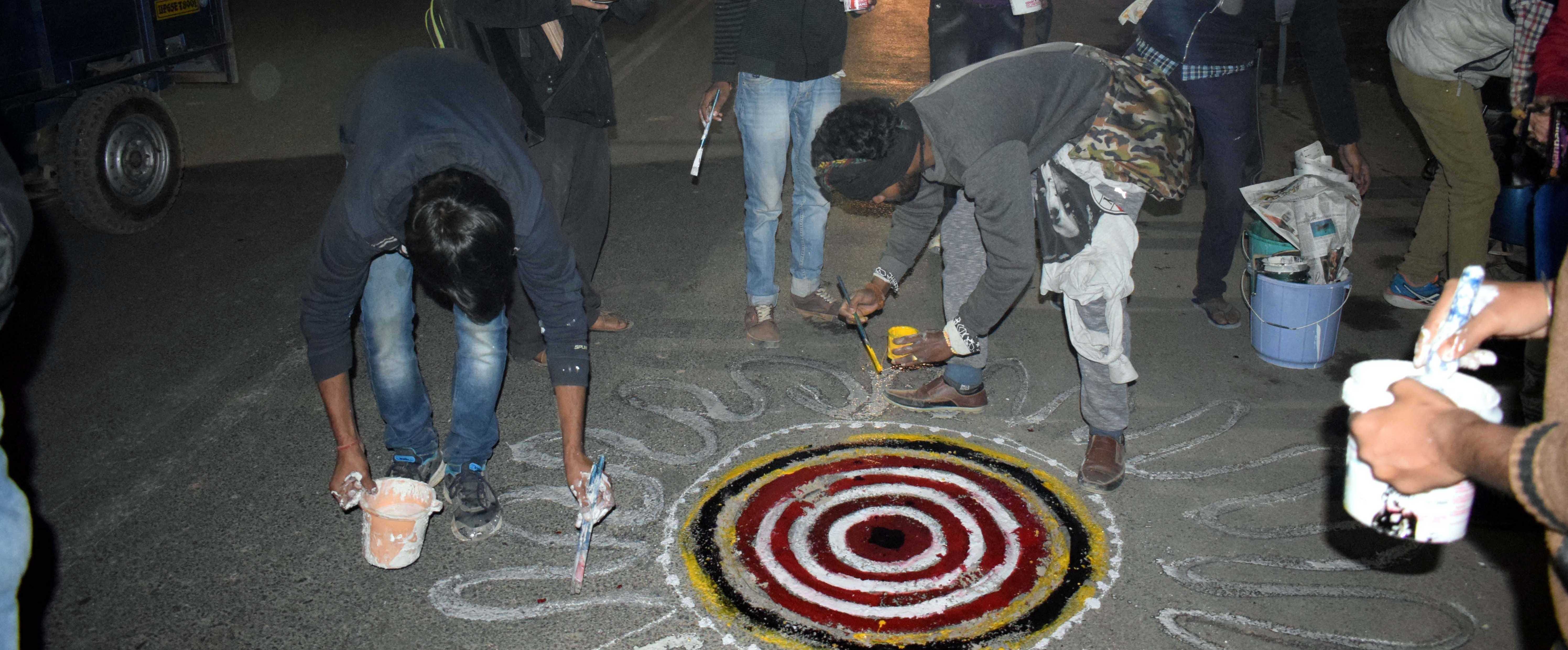 BHU students initiative to protect road holes