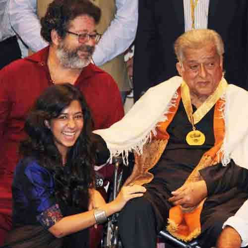 sashi kapoor grand daughter aliya kapoor is hottest among satr kids