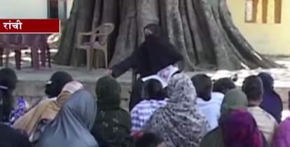 MEET SHAMINA KHATOON WHO TEACHERS WOMEN NEAR RANCHI OF JHARKHAND