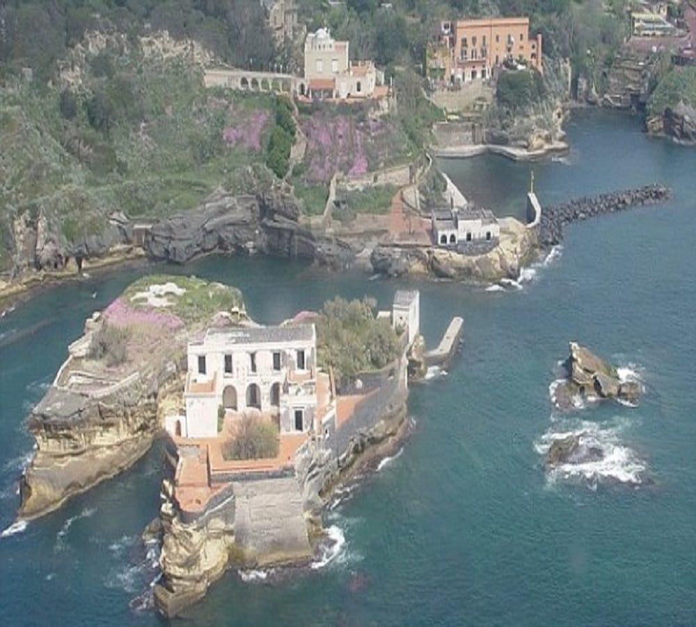 This island is cursed called isola la gaiola