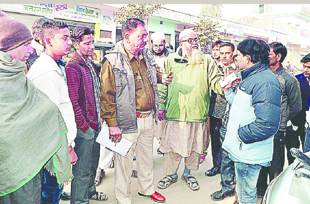 Millions of goods and cash theft from five shops