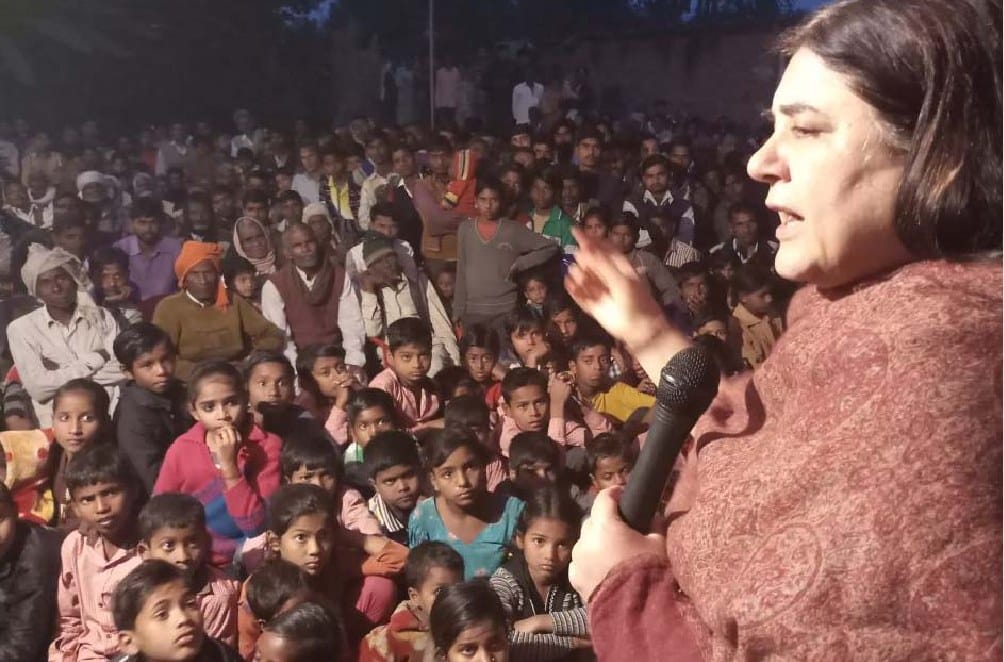 राजनीति के माध्यम से करती हूं सेवा: मेनका