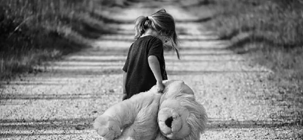 before leaving your child alone in home remember these things