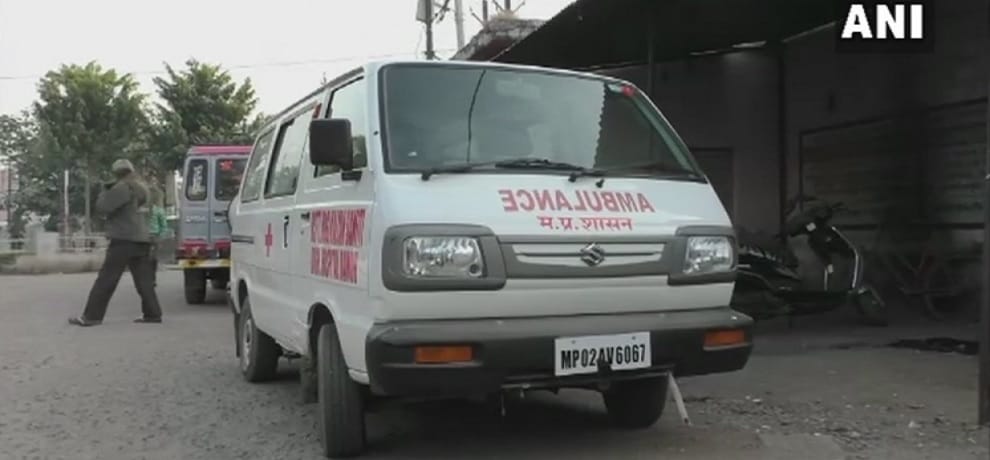 girl dies as ambulance stuck in traffic jam due to baaraat procession near damoh Madhya Pradesh