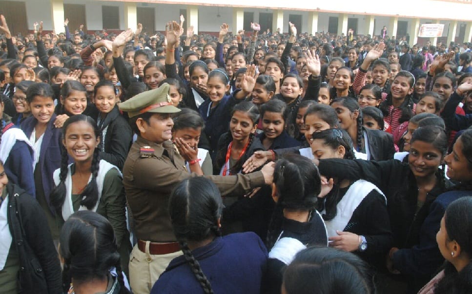 डरे नहीं, दोस्त समझकर पुलिस को बताएं
