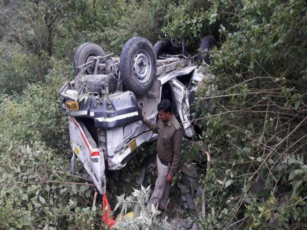 photos of badrinath highway accident four killed