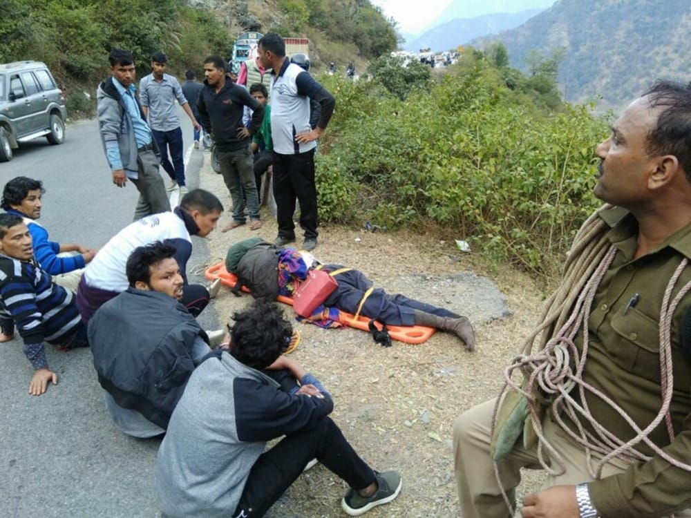 photos of badrinath highway accident four killed